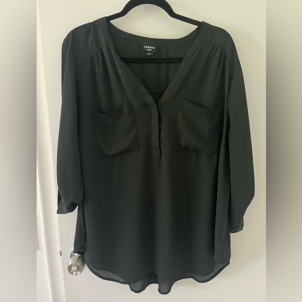 Torrid Black Relaxed 3/4 Sleeve Blouse